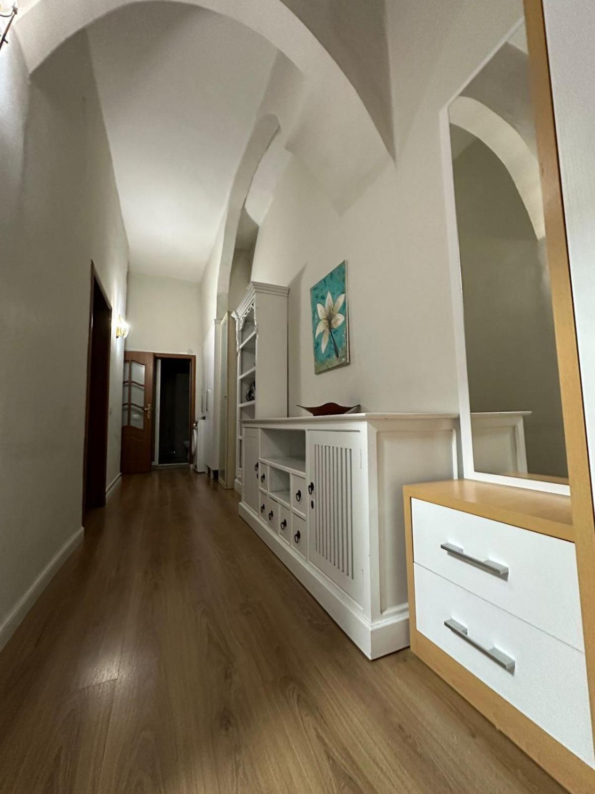 Kelly'S Cozy Hideaway - Central Tiranë Ngoại thất bức ảnh